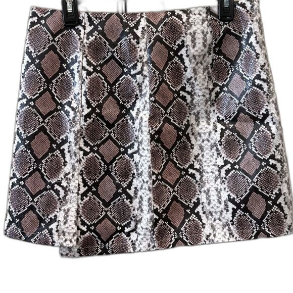 She & Sky Snakeskin Print Mini Skirt - Size Large - NWT - Picture 1 of 4